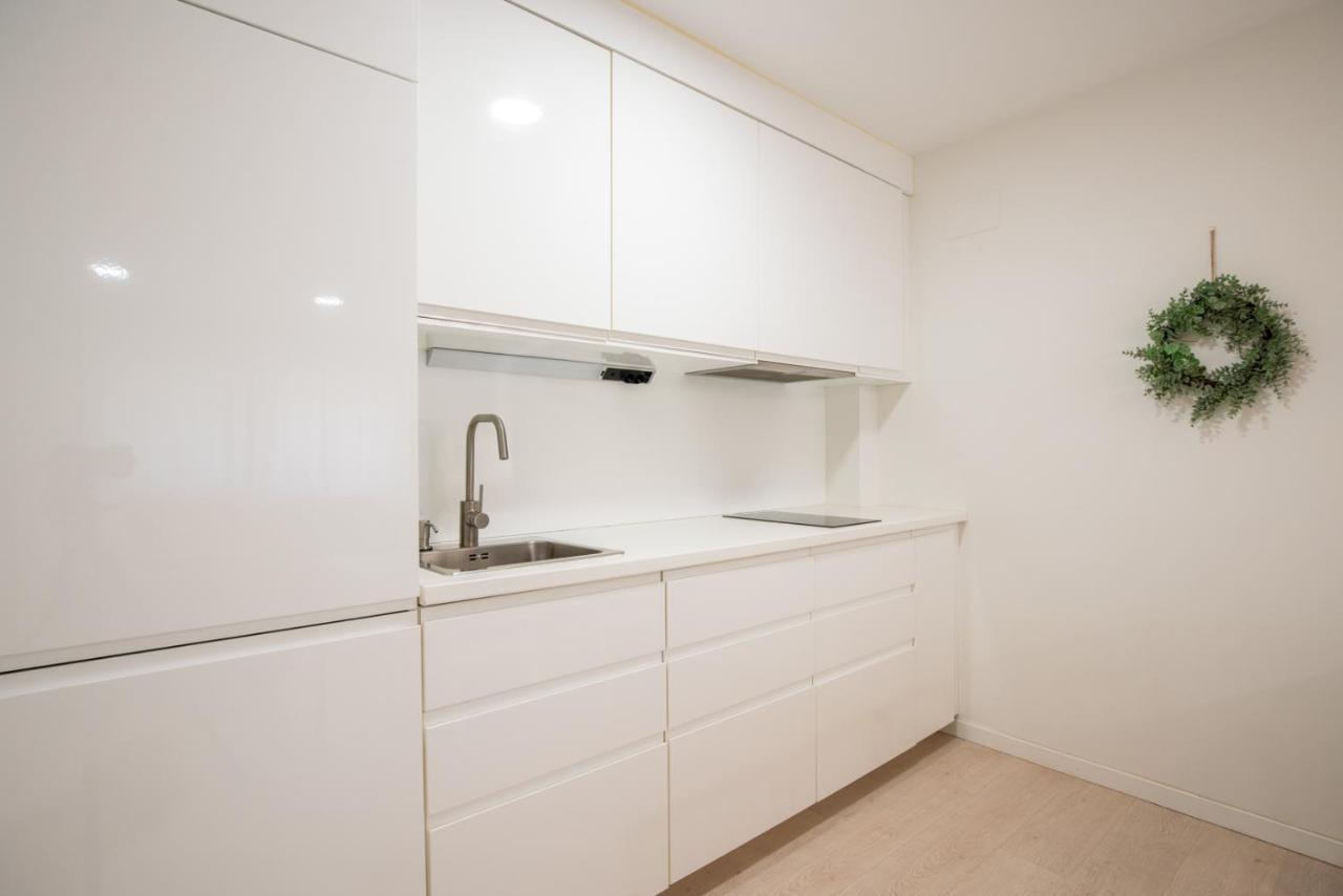 Whitey Aparment In Triana Sevilla